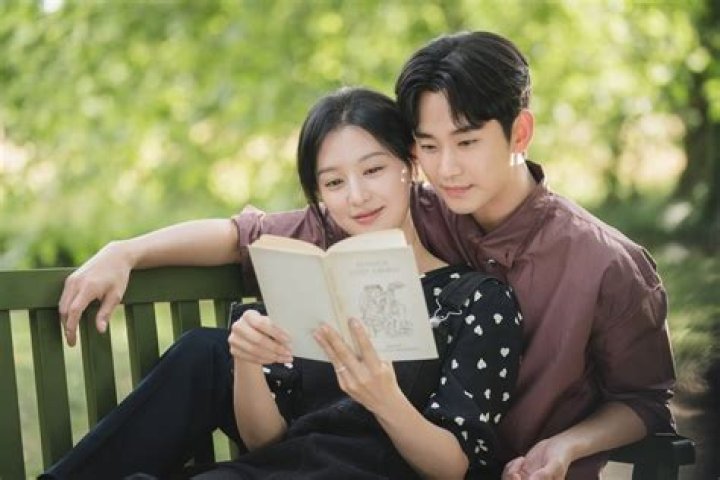 Unforgettable Chemistry: Kim Soo-hyun And Seo Ye-ji Movies Together
