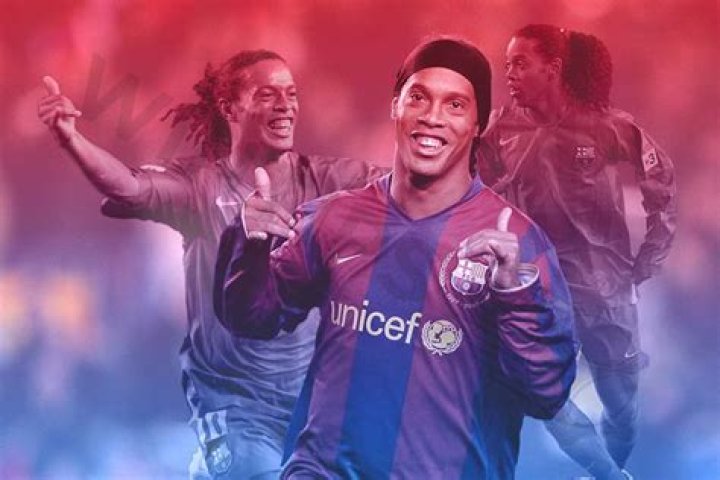 When Did Ronaldinho Announce His Retirement?
